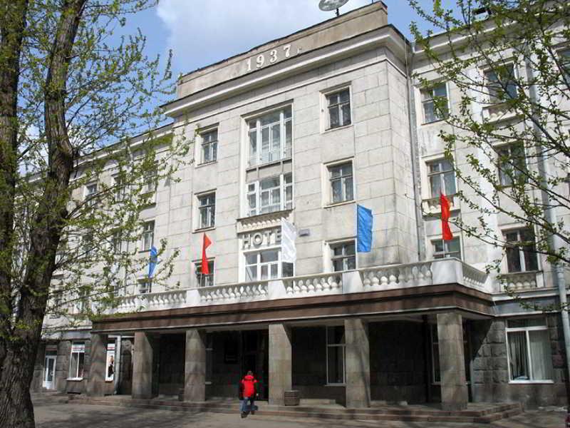 Oktyabrskaya Hotel Pskov Exterior foto